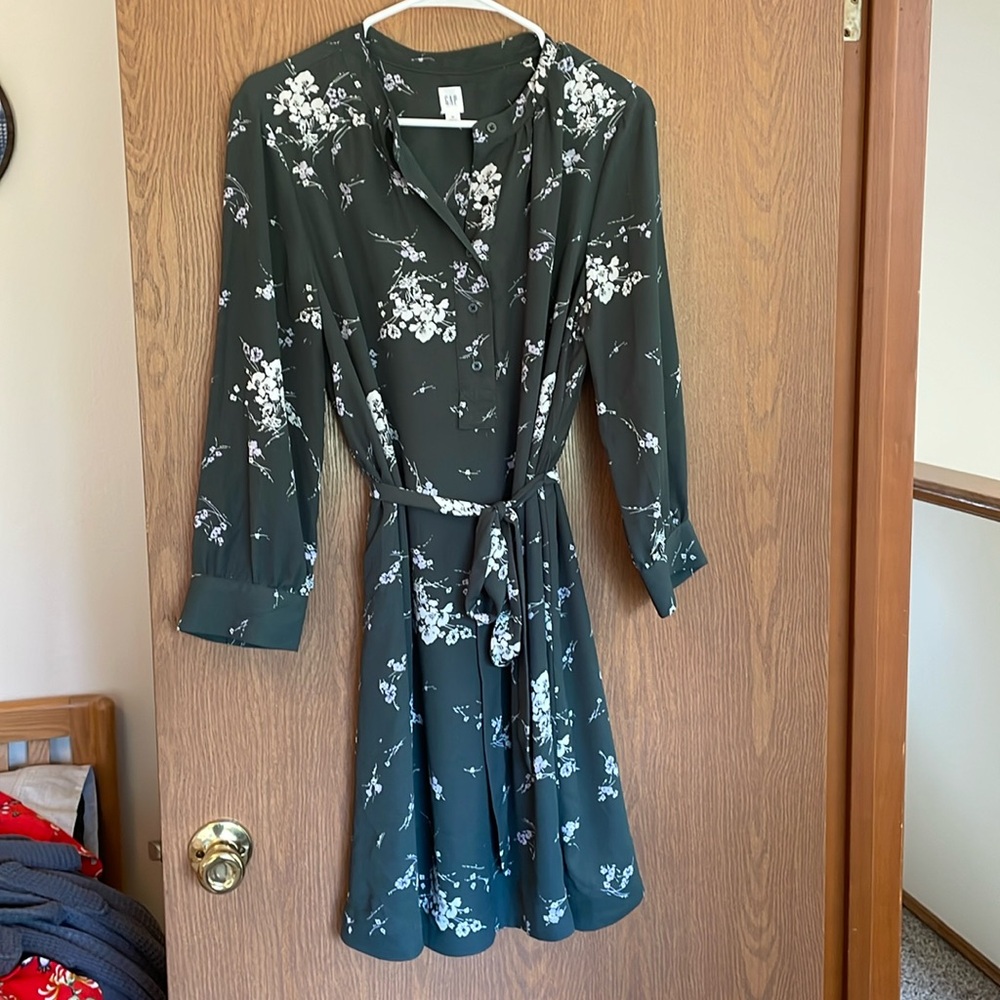 M Gap dress